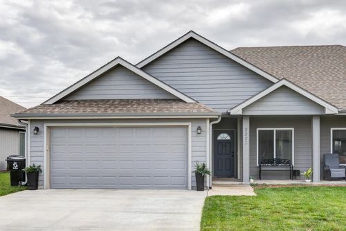 2227 Saddlebrook Dr, Salina, KS, 67401-2872 | Card Image