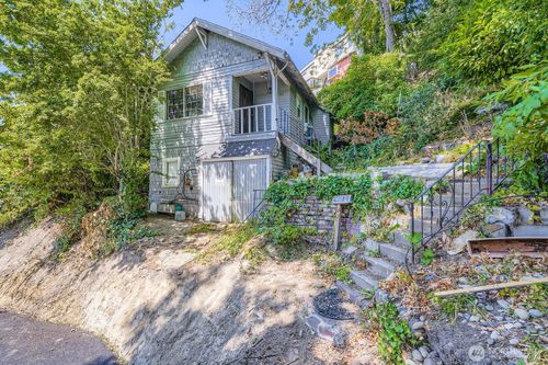 2814 S Grand St, Seattle, WA, 98144-4831 | Card Image