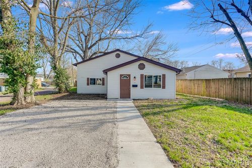 110 S 32nd St, Belleville, IL, 62226-6750 | Card Image
