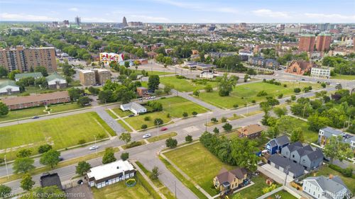 3521 Cochrane St, Detroit, MI, 48208-2844 | Card Image