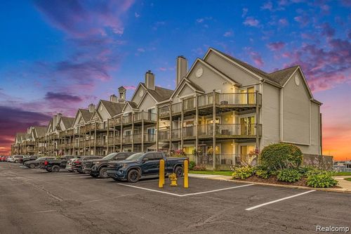 202-37520 Jefferson Avenue, Harrison Charter Township, MI, 48045 | Card Image