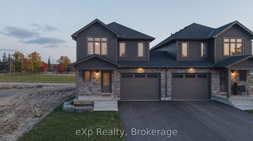 544 Newfoundland St, Mount Forest, ON, N0G2L2 | Card Image