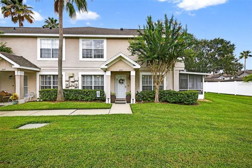 559 Kensington Lake Cir, BRANDON, FL, 33511-3886 | Card Image