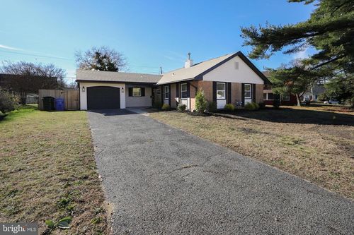 8 Ballad Ln, Willingboro, NJ, 08046-1606 | Card Image