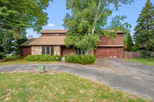 1525 Moccasin Trl, Benton Harbor, MI, 49022-7113 | Card Image