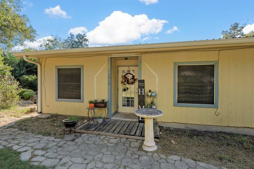 1013 Park Lake Dr, Eddy, TX, 76524-2559 | Card Image