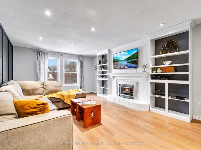 4423 Sawmill Valley Dr, House other with 3 bedrooms, 3 bathrooms and 2 parking in Mississauga ON | Image 18