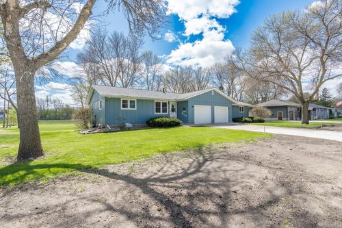 502 Vine Ave W, Montgomery, MN, 56069-1054 | Card Image