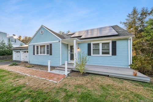 15 S Beechwood Rd, Bedford Hills, NY, 10507-1711 | Card Image