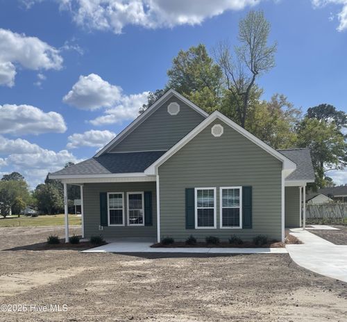 212 W Charity Rd, Rose Hill, NC, 28458-1008 | Card Image