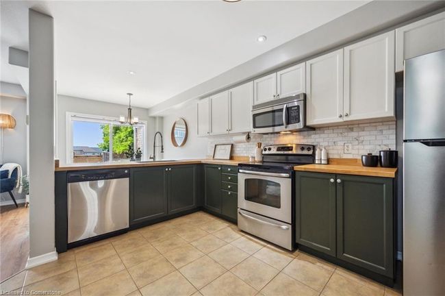 184 Norwich Rd, Townhouse with 3 bedrooms, 3 bathrooms and 3 parking in Breslau ON | Image 7