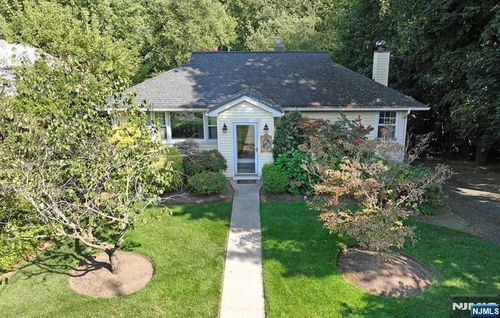 251 Boulevard, Glen Rock, NJ, 07452-2525 | Card Image