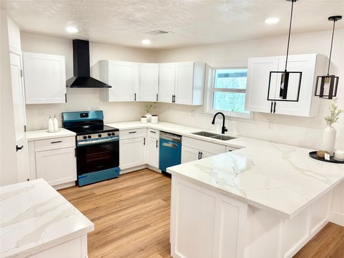 3726 Heatherbrook Dr, Houston, TX, 77045-5619 | Card Image