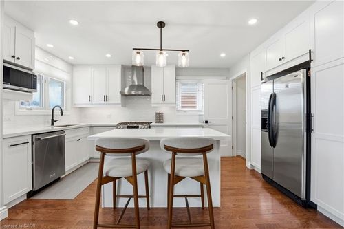 48 Champlain Ave, Hamilton, ON, L8G2H7 | Card Image