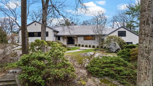 112 Woodlands Rd, Harrison, NY, 10528-1319 | Card Image