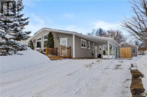 47 Rochester St, Fredericton, NB, E3B4T2 | Card Image