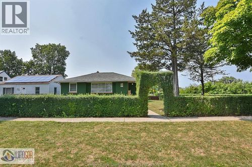 2181 Parent Ave, Windsor, ON, N8W2E2 | Card Image