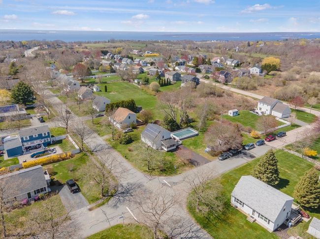 174 Pasture Farm Dr, House other with 3 bedrooms, 2 bathrooms and 4 parking in Middletown RI | Image 4
