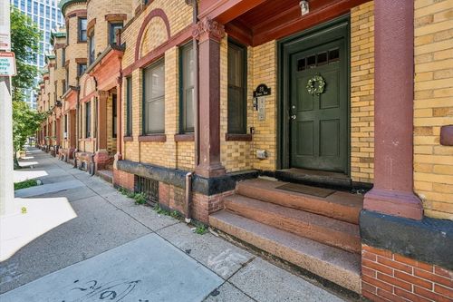 2-28 Edgerly Rd, Boston, MA, 02115 | Card Image