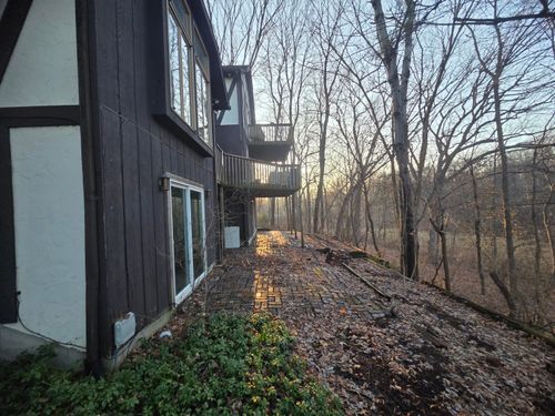 401 Shorewood Court, Valparaiso, IN, 46385 | Card Image