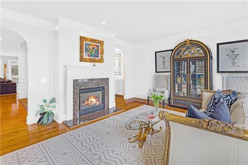 195 Mystic Ct, Sandy Springs, GA, 30342-2582 | Card Image