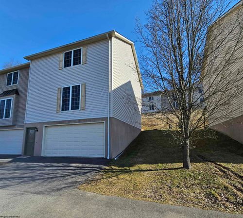 88 Clear Spring Dr, Morgantown, WV, 26508-3201 | Card Image