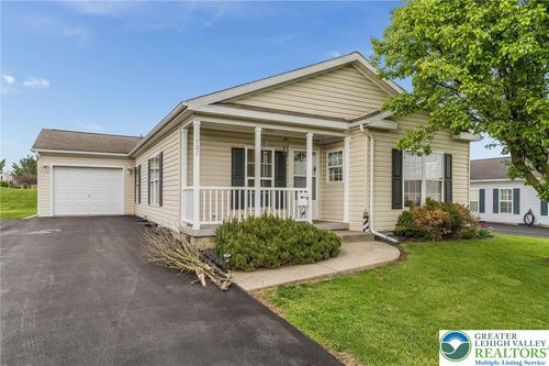 707 San Simeon Pl, Forks Twp, PA, 18040-7441 | Card Image