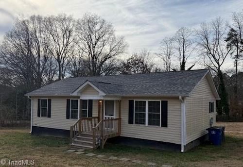 4760 Ader Dr, Winston Salem, NC, 27105-1903 | Card Image