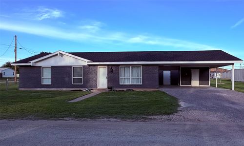 316 N Main St, Henrietta, TX, 76365-2852 | Card Image