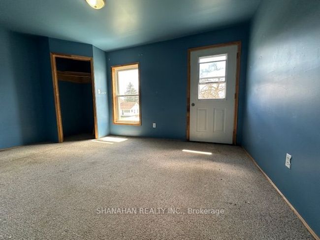577 Erie Street, House other with 3 bedrooms, 2 bathrooms and 3 parking in Warwick ON | Image 9