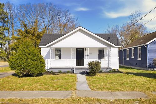 628 Celey St, Hampton, VA, 23661-2004 | Card Image