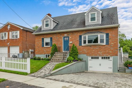 116 Woodside Ave, West Harrison, NY, 10604-2152 | Card Image