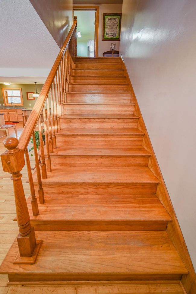 Hardwood Stairs to Upper Level | Image 33