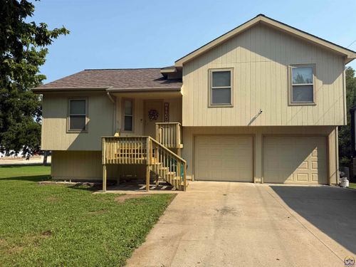 508 10th St, Valley Falls, KS, 66088-1372 | Card Image