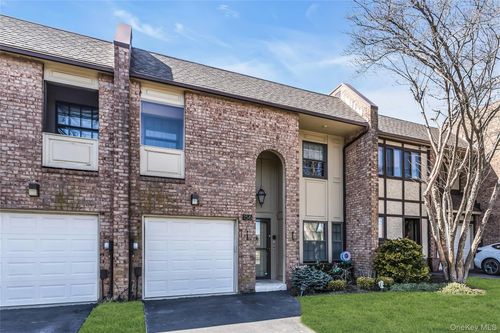 156 Southgate Cir, Massapequa Park, NY, 11762-3817 | Card Image