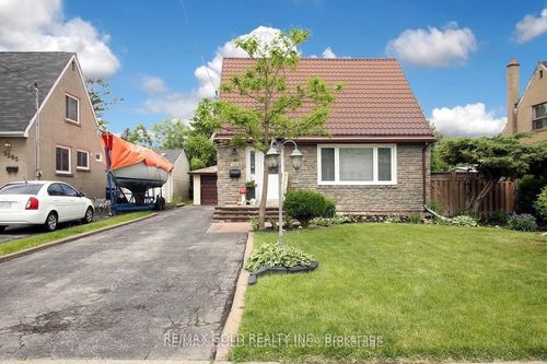 3269 Etude Dr, Mississauga, ON, L4T1S9 | Card Image