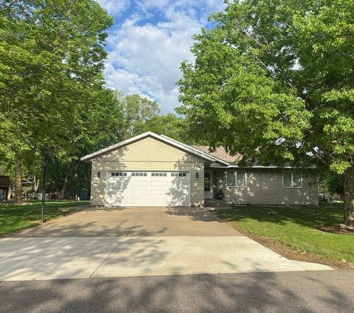 405 Sun Cir, Avon, MN, 56310-9565 | Card Image
