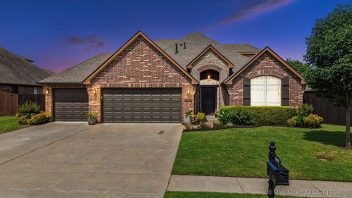 9508 N 96th East Pl, Owasso, OK, 74055-7299 | Card Image