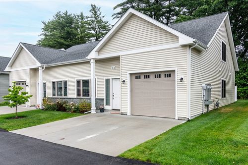 73 W Valley Cir, West Warwick, RI, 02893-1860 | Card Image