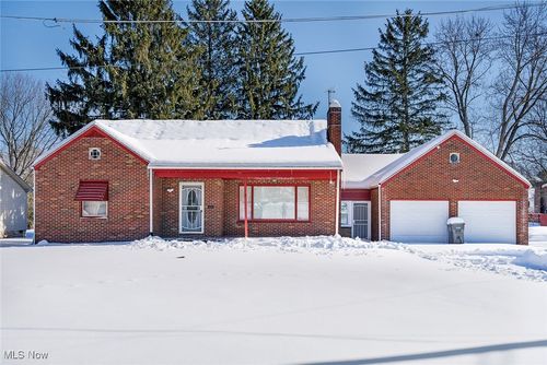 901 Anna Dr, Youngstown, OH, 44509-2105 | Card Image