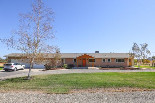 19696 Hillcrest Dr, Woodland, CA, 95695-9300 | Card Image