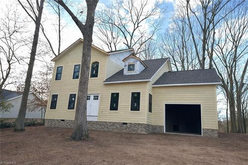 4814 Selwyn Drive, Winston-Salem, NC, 27104 | Card Image