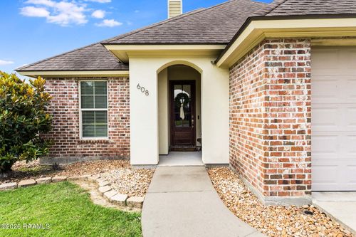 608 Braxton Dr, Youngsville, LA, 70592-5575 | Card Image