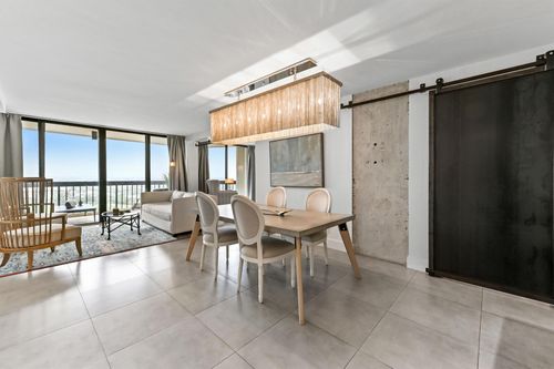 apt-1806-2425 Presidential Way, West Palm Beach, FL, 33401-1321 | Card Image