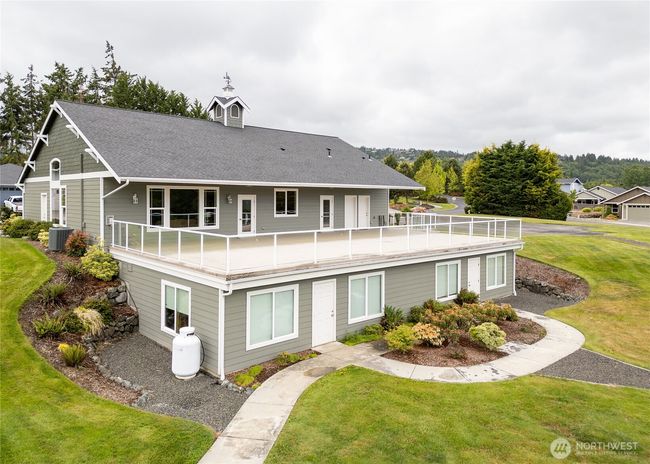 Clubhouse | Image 32