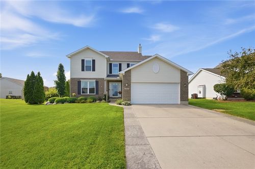 102 Cabernet Drive, Englewood, OH, 45322 | Card Image