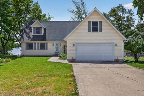 14023 Grandview Dr, Cement City, MI, 49233-9040 | Card Image