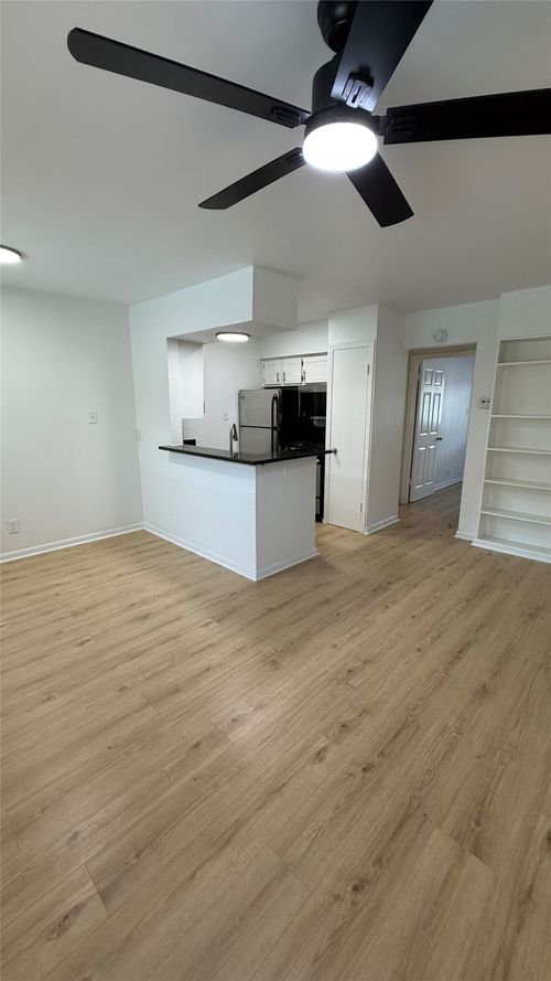 126-2401 Manor Rd, Austin, TX, 78722-2013 | Card Image