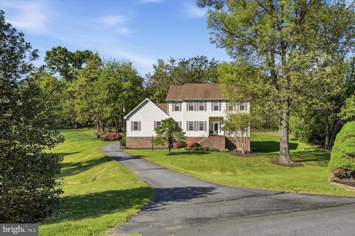 155 Bunchberry Ridge Ct, Stephens City, VA, 22655-5270 | Card Image
