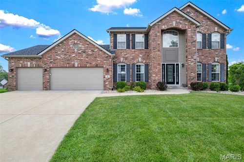 2 Doe Valley Ct, O Fallon, MO, 63366-1590 | Card Image